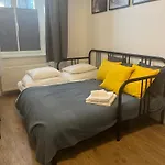 Centre By The River Apartment *