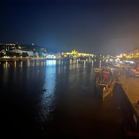 Centre By The River * Praga