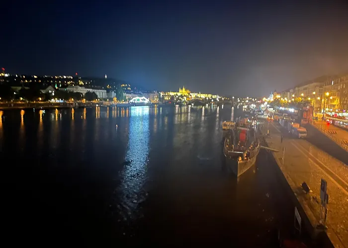 Centre By The River * Praga